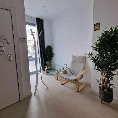 Cathedral District Loft With Full Kitchen *