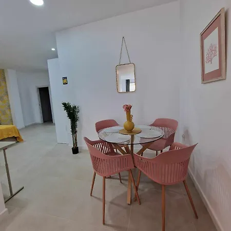 Cathedral District Loft With Full Kitchen Апартаменты Малага
